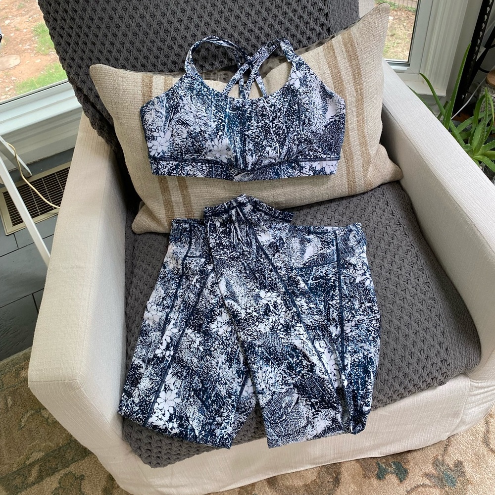 Lululemon Workout Set (Energy Bra + leggings)